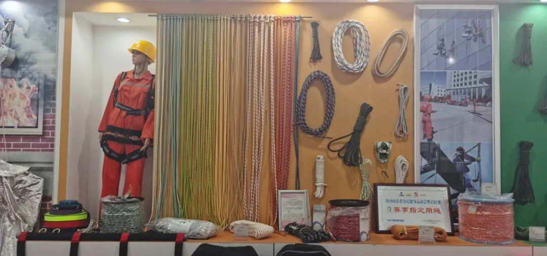 ���u������